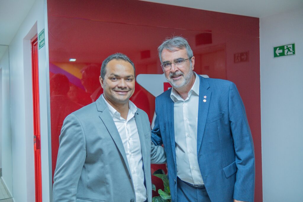 -Candidato Pedro Gomes (PT) com o Presidente Geral do Partido dos Trabalhadores Henrique Fontana